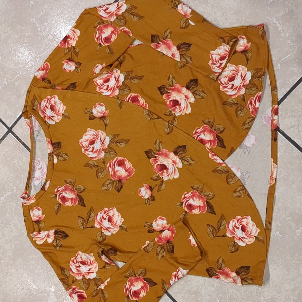 Agnes & Dora Floral Faux Wrap Sweater Size Medium NWT